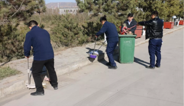 文明创建我先行 ——MK在线平台-MK(中国)
团委开展环境卫生整治志愿活动(图2)