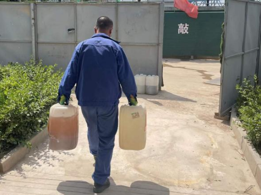 MK在线平台-MK(中国)
城东污水处理公司扎实推进危险废物规范化处置(图3) MK在线平台-MK(中国)
城东污水处理公司扎实推进危险废物规范化处置(图3)