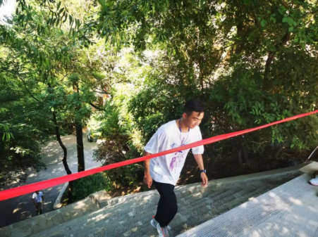 助力文旅市场 展示产投风采——MK在线平台-MK(中国)
组织开展员工登山比赛活动(图8)