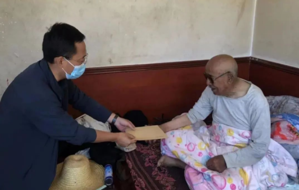MK在线平台-MK(中国)
赴帮扶村对接工作并慰问困难党员(图2) MK在线平台-MK(中国)
赴帮扶村对接工作并慰问困难党员(图2)